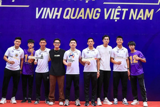 CLB Hà Nội tổ chức sự kiện giao lưu “Tự hào Hà Nội, vinh quang Việt Nam”