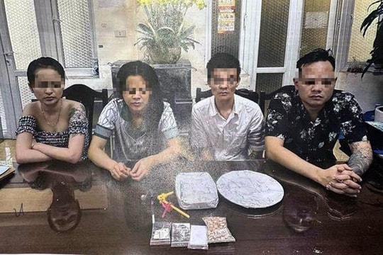 Bắt nhóm đối tượng giả danh công an cướp tài sản