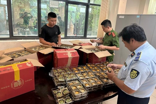 Thu giữ hơn 800 chiếc bánh trung thu không rõ nguồn gốc, xuất xứ