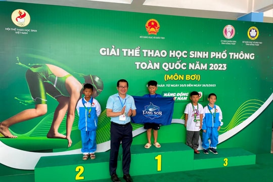 Cậu bé 8 tuổi đạt nhiều huy chương tại giải bơi toàn quốc