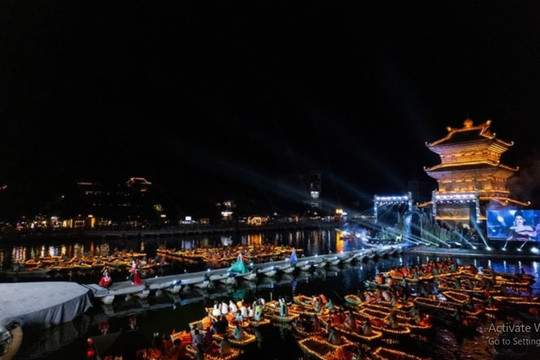Thời trang quảng bá văn hóa Việt ra thế giới