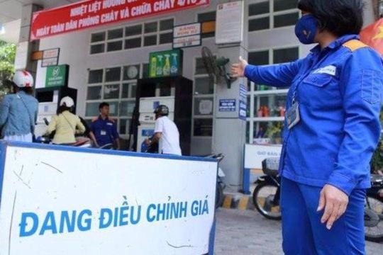 Giá xăng giữ nguyên, giá dầu tăng nhẹ từ chiều nay