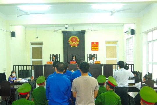 Tụ tập đánh nhau, tàng trữ vũ khí quân dụng, nhóm thanh niên lĩnh án