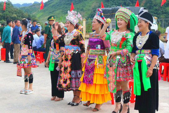 Đổi mới ở vùng đồng bào dân tộc Mông Kỳ Sơn
