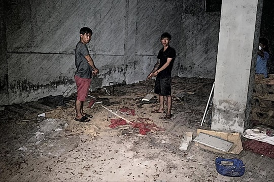 Đột nhập kho hàng trộm tài sản