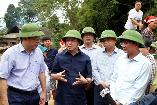Phó Thủ tướng Trần Hồng Hà thị sát, chỉ đạo khắc phục hậu quả mưa lũ tại Lào Cai
