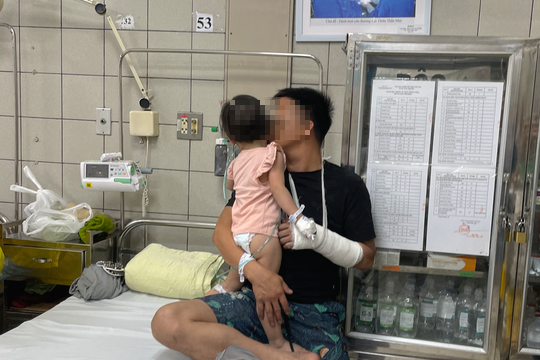 Giây phút sinh tử trong vụ cháy chung cư mini ở Hà Nội
