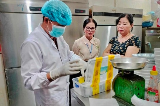 31 người ngộ độc sau khi ăn bánh mì nổi tiếng ở Hội An