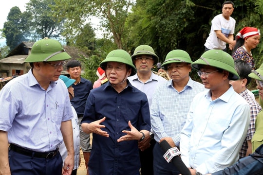 Phó Thủ tướng Trần Hồng Hà thị sát, chỉ đạo khắc phục hậu quả mưa lũ tại Lào Cai