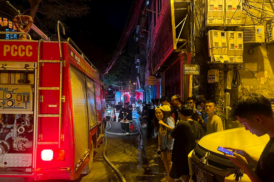 Cháy chung cư ở Hà Nội: Đưa 54 người nhập viện, cứu thành công hơn 70 người