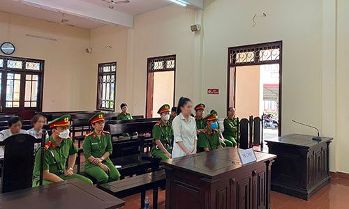 Lừa bán cháu họ sang Campuchia