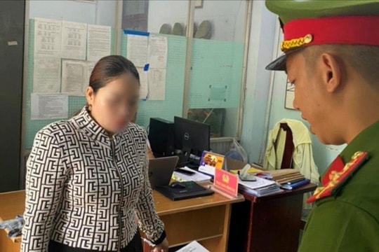 Thầy bói hù dọa, chiếm đoạt hơn 300 triệu đồng