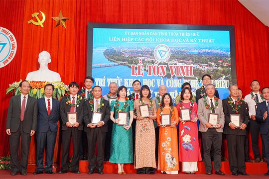 Lễ tôn vinh 17 trí thức khoa học và công nghệ tiêu biểu năm 2023