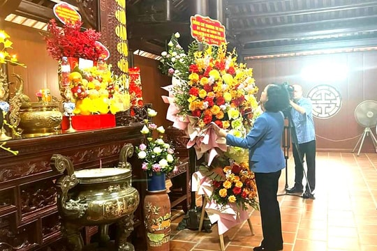 Nghệ An: Đồng chí Trương Thị Mai dâng hương tại Khu Lưu niệm Tổng Bí thư Lê Hồng Phong và Di tích lịch sử Quốc gia Truông Bồn