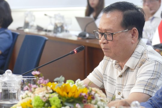 Tác giả ký tên vào sách giả, sách lậu chẳng khác nào đồng lõa
