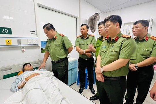 5 chiến sĩ bị thương trong vụ cháy chung cư mini ở Thanh Xuân