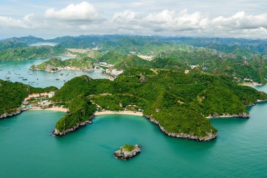 Vịnh Hạ Long - Cát Bà chính thức được UNESCO công nhận là di sản thế giới