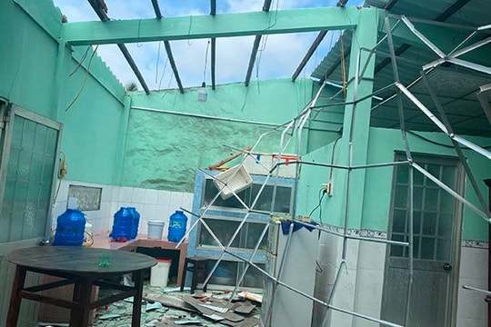 Liên tiếp xảy ra lốc xoáy làm thiệt hại nhiều tài sản ở Long An 