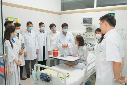 Vụ cháy chung cư mini ở Hà Nội: Bác sĩ đánh giá, hỗ trợ tâm lý bệnh nhân