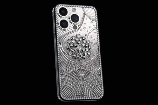 iPhone 15 nạm kim cương giá hơn nửa triệu USD