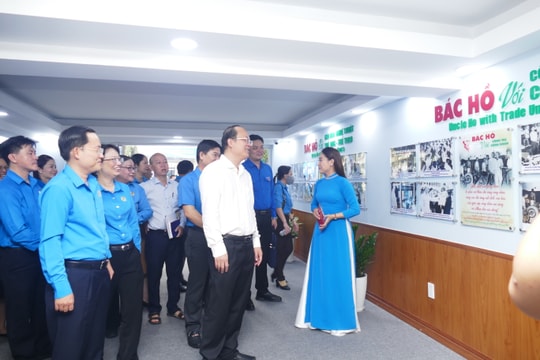 Khai mạc triển lãm ảnh “Công đoàn TP.HCM - Niềm tin của người lao động”