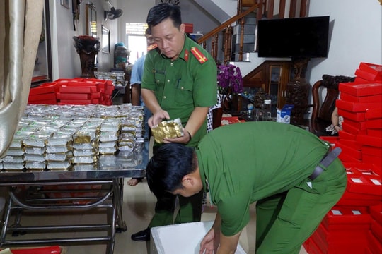 Phát hiện hơn 1.500 chiếc bánh trung thu không có tem, nhãn