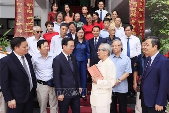 Chủ tịch nước Võ Văn Thưởng dự Lễ giới thiệu tác phẩm "Còn có ai người khóc Tố Như"