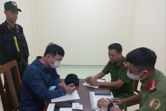 Bàn giao nghi phạm cướp ngân hàng ở Hàn Quốc bị Interpol truy nã
