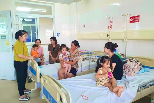 Quảng Ninh: Nhiều học sinh nhập viện do tiêu chảy cấp