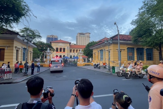 Bà Nguyễn Phương Hằng và 4 đồng phạm hầu tòa