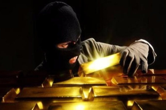 Cùng bạn lên kế hoạch trộm vàng của bố mẹ