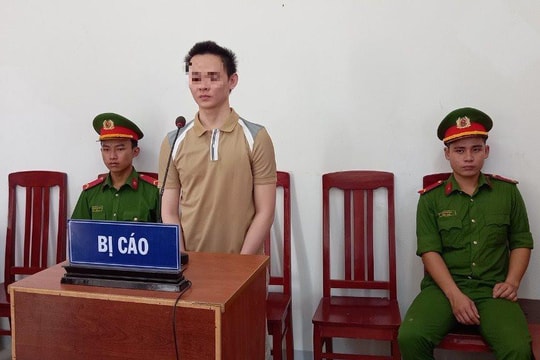 Tông xe vào Cảnh sát giao thông khi bị dừng kiểm tra 