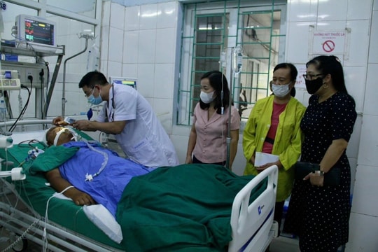 Cấp cứu kịp thời phóng viên Thông tấn xã Việt Nam bị đột quỵ