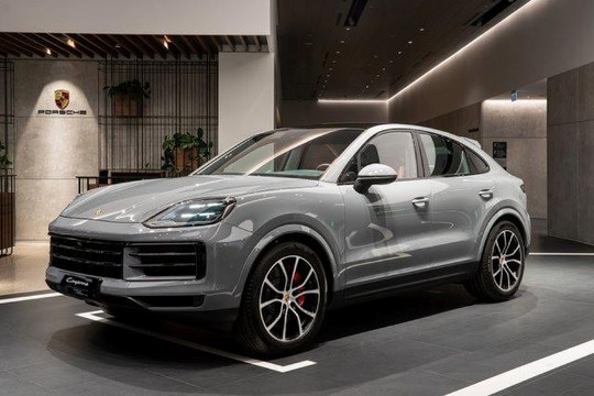 Porsche Cayenne 2024 đắt thêm gần 600 triệu đồng tại thị trường Việt Nam