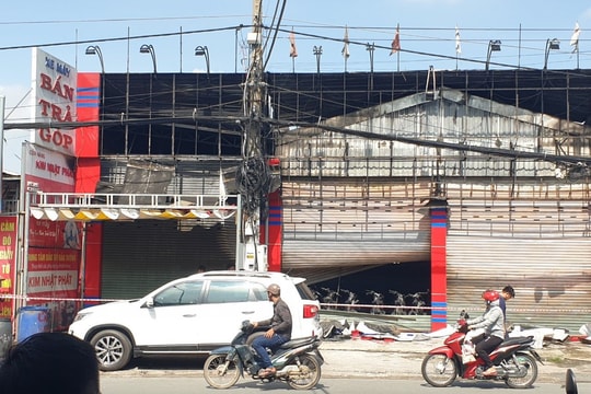 [VIDEO] Cháy cửa hàng kinh doanh xe máy, khoảng 200 xe bị thiêu rụi