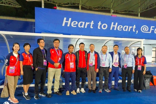 Thứ trưởng Bộ VH-TT-DL tới động viên tinh thần ĐT Olympic Việt Nam