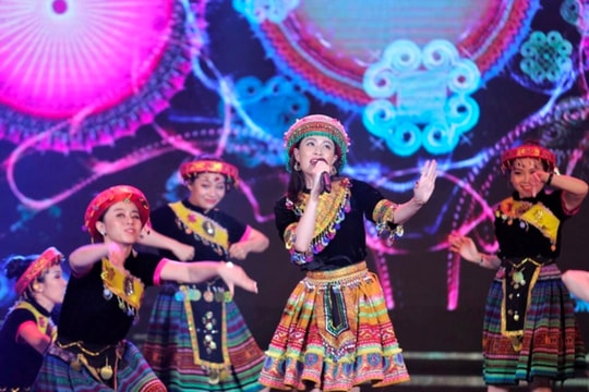 Nhạc Việt "xoay chiều" và đậm đà bản sắc nhờ chất liệu dân gian