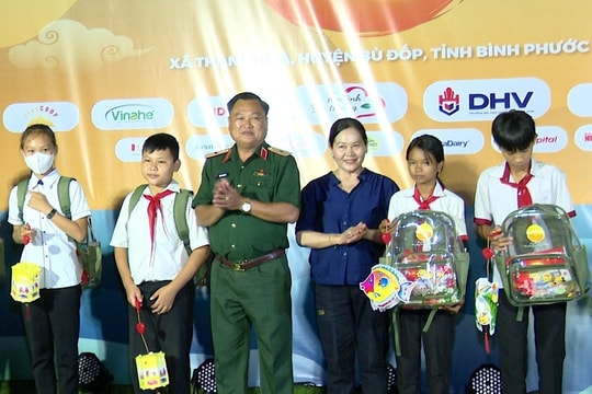 Mang Trung thu đến với trẻ em vùng biên