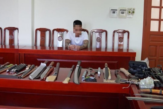 Bắt đối tượng cho vay lãi nặng, thu giữ thêm nhiều hung khí