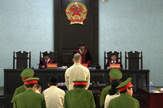 Lĩnh án tù vì mua ma túy giúp bạn