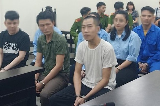 Nữ bị cáo nhận kết đắng vì chiếm đoạt tài khoản ngân hàng từ số điện thoại