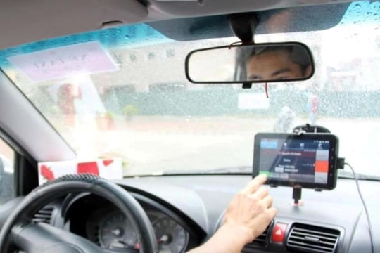 Không bắt buộc lắp camera hành trình trên xe cá nhân