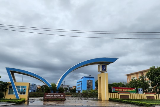 Hiệu trưởng và Kế toán trưởng Trường Đại học Quảng Bình bị kỷ luật