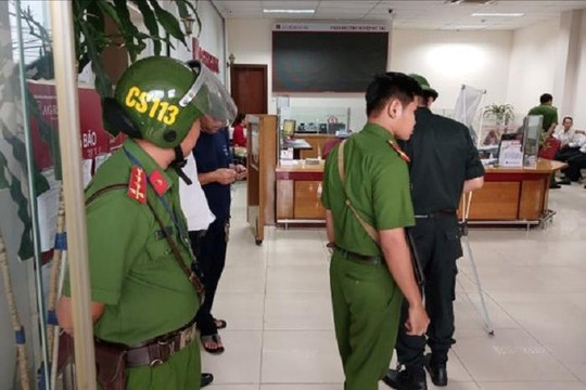 Truy bắt đối tượng dùng vật giống súng cướp ngân hàng ở Tiền Giang