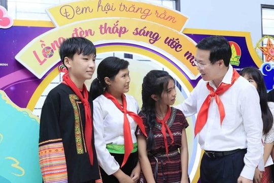 Chủ tịch nước Võ Văn Thưởng dự Đêm hội trăng rằm tại Bình Phước