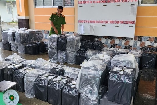 Đối tượng vận chuyển 25.000 bao thuốc lá nhập lậu bị bắt