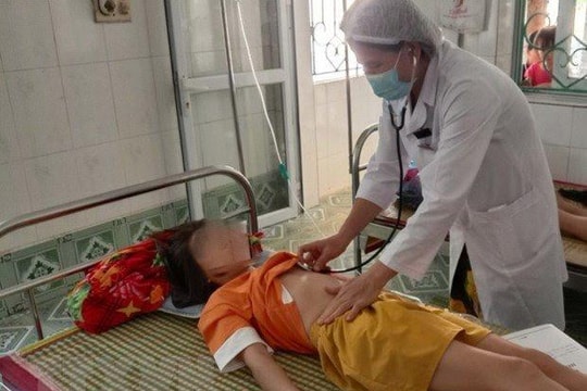 Cao Bằng: 13 học sinh nghi bị ngộ độc thực phẩm
