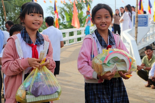 Vui Tết Trung thu cùng trẻ em có hoàn cảnh khó khăn ở Sóc Trăng