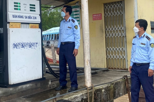 Phạt 2 doanh nghiệp vi phạm trong mua bán xăng dầu