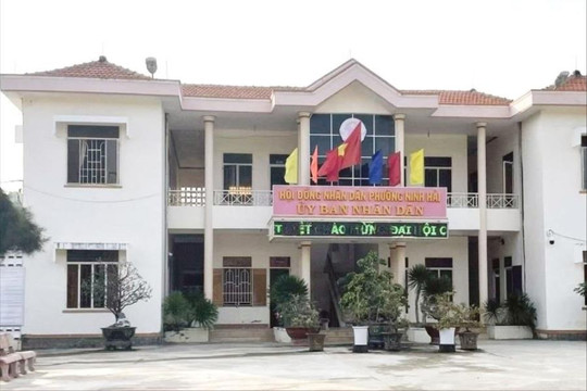 Chứng thực giấy tờ đất sai thẩm quyền, cựu Chủ tịch phường bị bắt